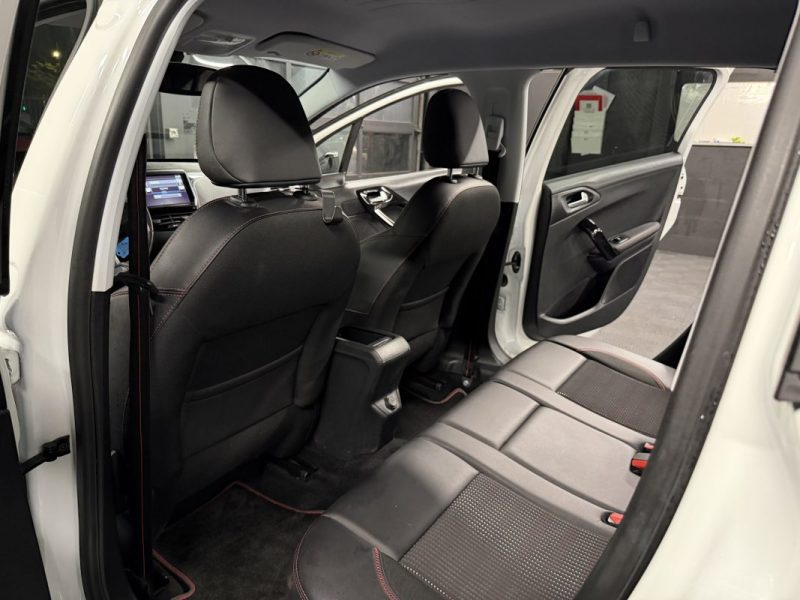 PEUGEOT 2008 PHASE 2 GT LINE 1.2 110 Cv 1ERE MAIN BOITE AUTO APPLE CARPLAY & ANDROID - GARANTIE 1 AN