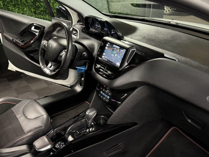 PEUGEOT 2008 PHASE 2 GT LINE 1.2 110 Cv 1ERE MAIN BOITE AUTO APPLE CARPLAY & ANDROID - GARANTIE 1 AN