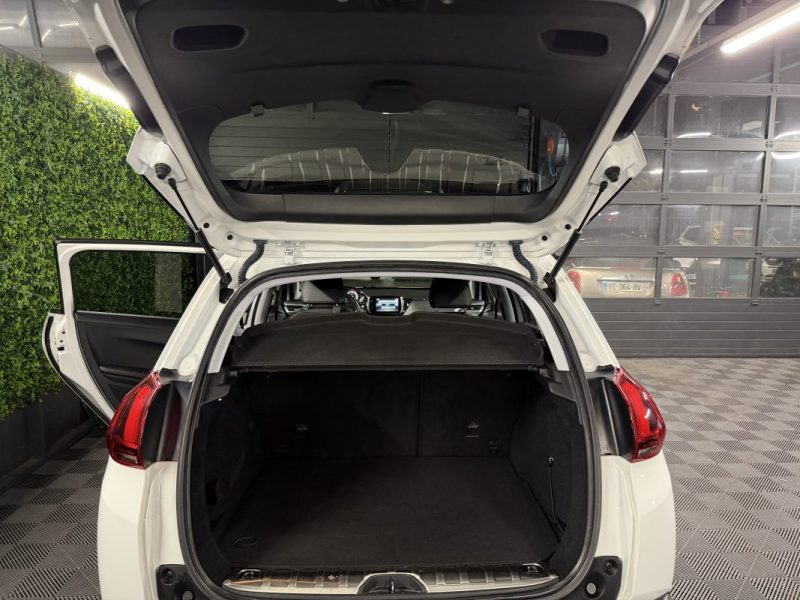 PEUGEOT 2008 PHASE 2 GT LINE 1.2 110 Cv 1ERE MAIN BOITE AUTO APPLE CARPLAY & ANDROID - GARANTIE 1 AN