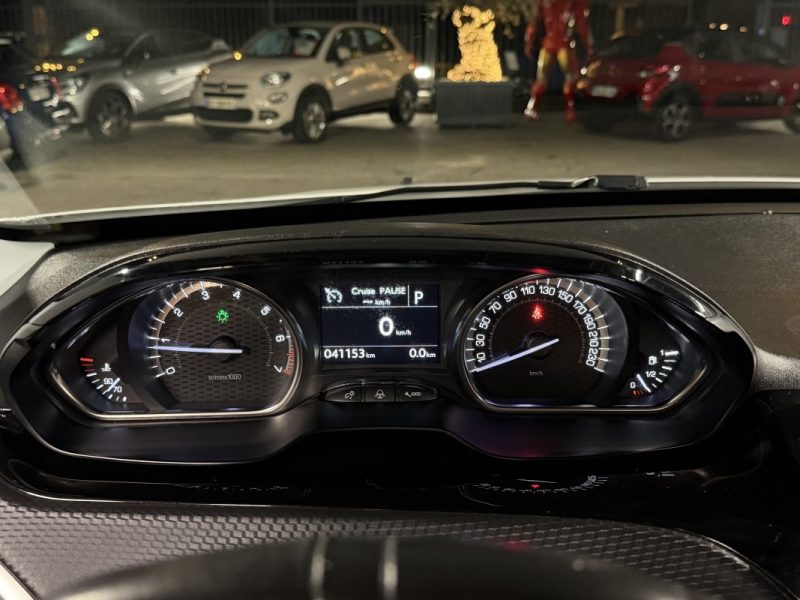 PEUGEOT 2008 PHASE 2 GT LINE 1.2 110 Cv 1ERE MAIN BOITE AUTO APPLE CARPLAY & ANDROID - GARANTIE 1 AN