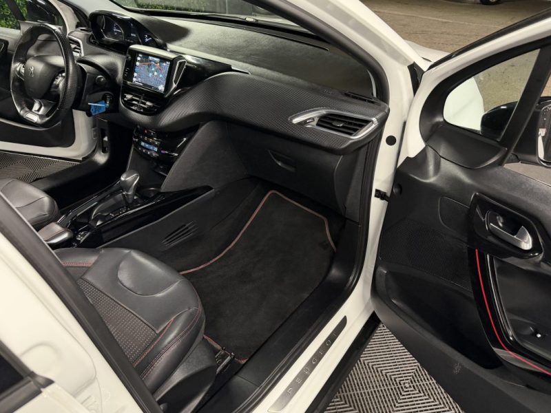 PEUGEOT 2008 PHASE 2 GT LINE 1.2 110 Cv 1ERE MAIN BOITE AUTO APPLE CARPLAY & ANDROID - GARANTIE 1 AN