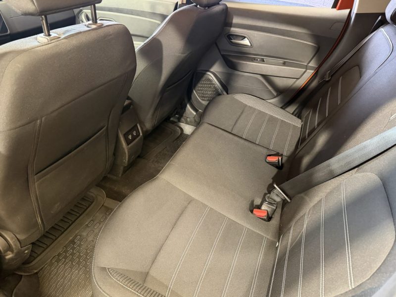 DACIA DUSTER ph2 1.5 DCI 115cv PRESTIGE 4X4 - SIEGES CHAUFFANTS - CAMERA 360 - ATTELAGE - 1er MAIN  