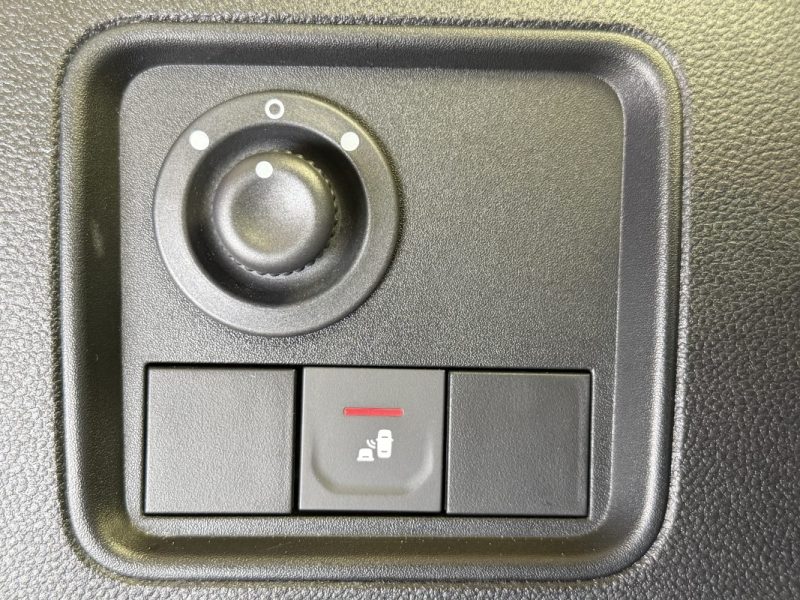 DACIA DUSTER ph2 1.5 DCI 115cv PRESTIGE 4X4 - SIEGES CHAUFFANTS - CAMERA 360 - ATTELAGE - 1er MAIN  