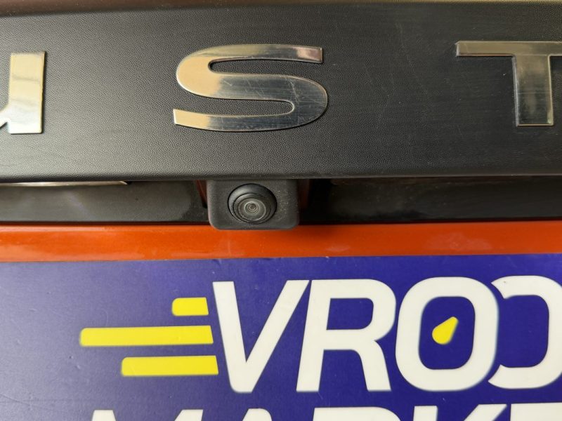 DACIA DUSTER ph2 1.5 DCI 115cv PRESTIGE 4X4 - SIEGES CHAUFFANTS - CAMERA 360 - ATTELAGE - 1er MAIN  