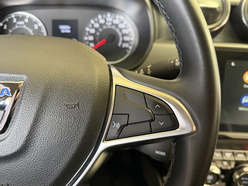 DACIA DUSTER ph2 1.5 DCI 115cv PRESTIGE 4X4 - SIEGES CHAUFFANTS - CAMERA 360 - ATTELAGE - 1er MAIN  