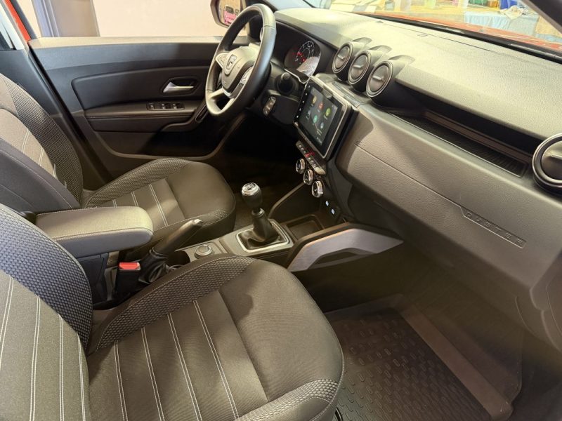 DACIA DUSTER ph2 1.5 DCI 115cv PRESTIGE 4X4 - SIEGES CHAUFFANTS - CAMERA 360 - ATTELAGE - 1er MAIN  