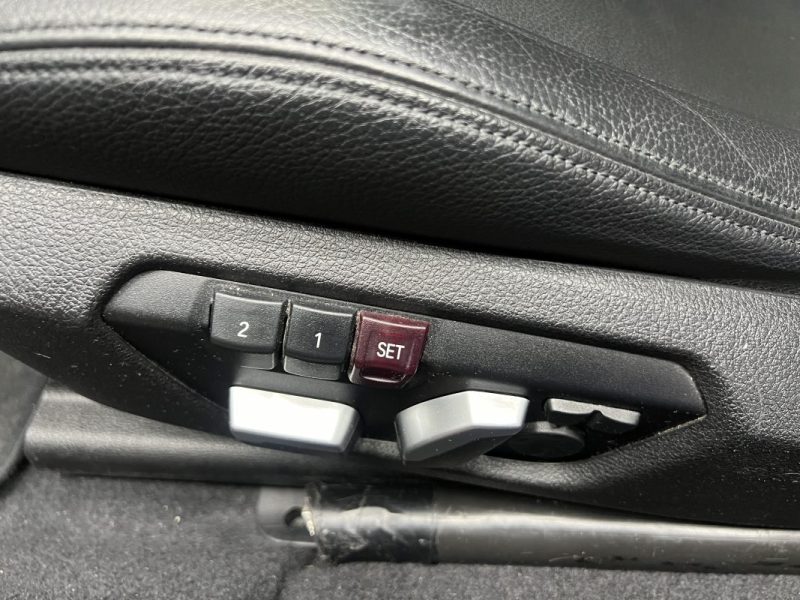 BMW Série 1 M135i 326ch xDrive | Toit-ouvrant | Volant chauffant | Suivi complet