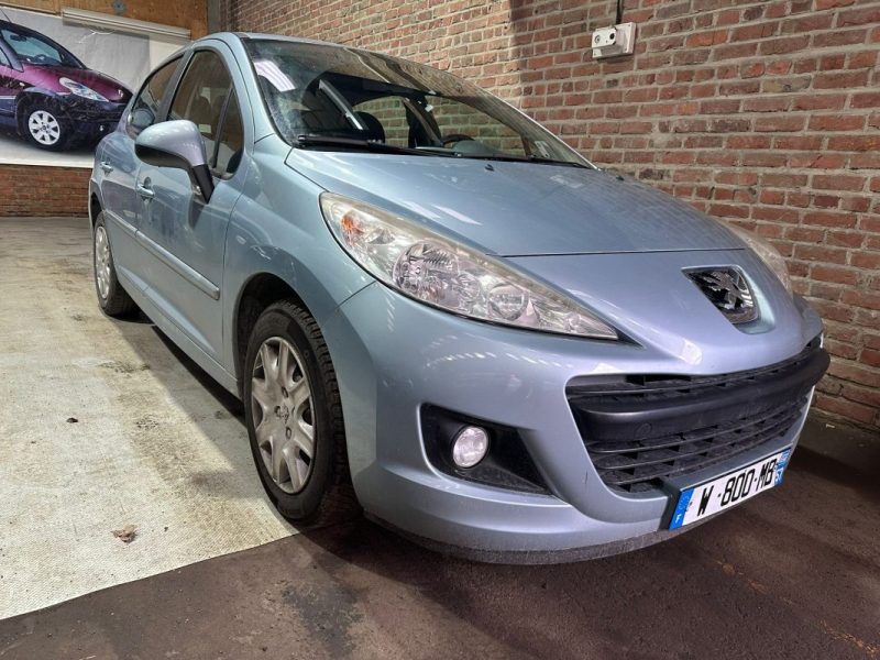 PEUGEOT  207 1.4 essence 75cv 