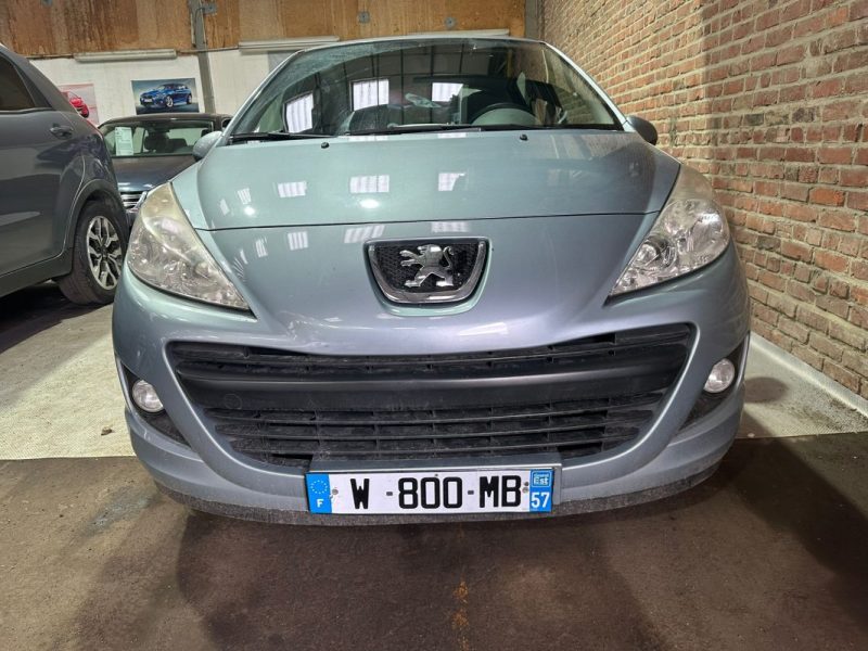 PEUGEOT  207 1.4 essence 75cv 