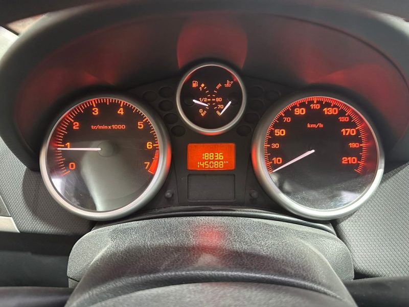 PEUGEOT  207 1.4 essence 75cv 