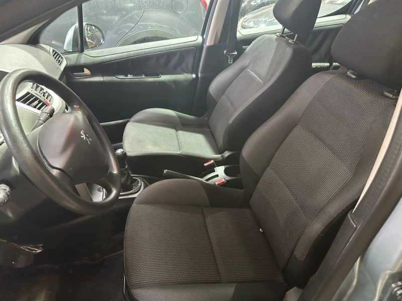 PEUGEOT  207 1.4 essence 75cv 