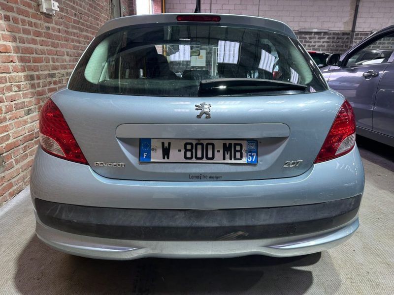 PEUGEOT  207 1.4 essence 75cv 