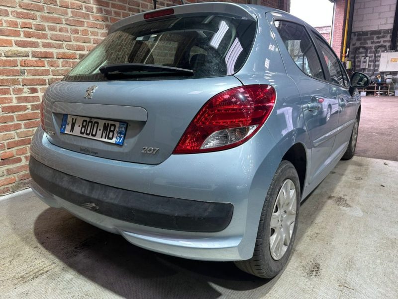 PEUGEOT  207 1.4 essence 75cv 