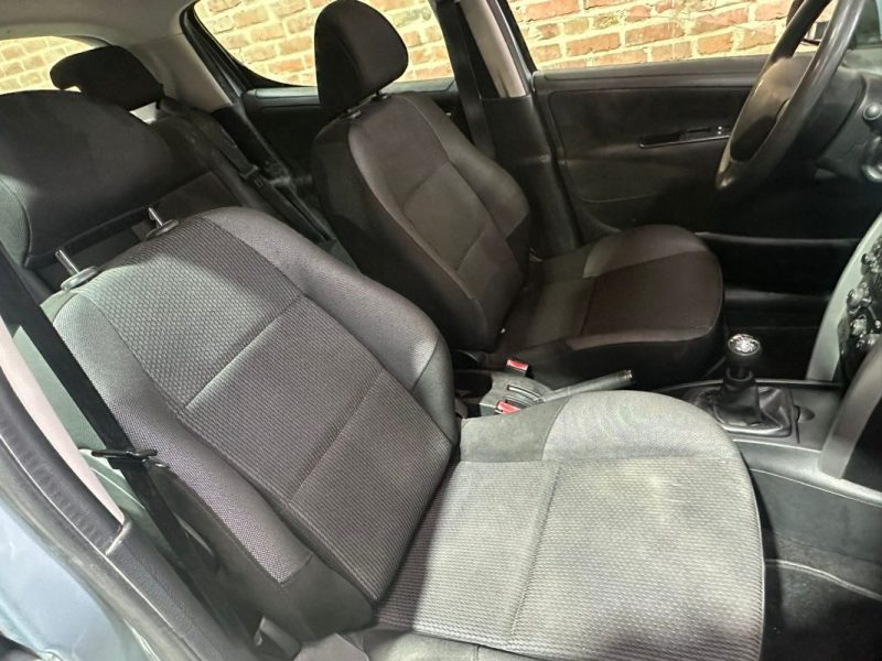 PEUGEOT  207 1.4 essence 75cv 
