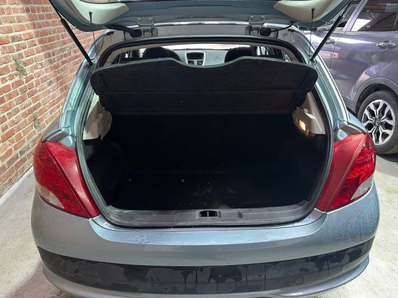 PEUGEOT  207 1.4 essence 75cv 