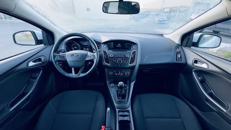 FORD FOCUS 1ER MAIN PARFAIT ETAT GARANTIE 6MOIS