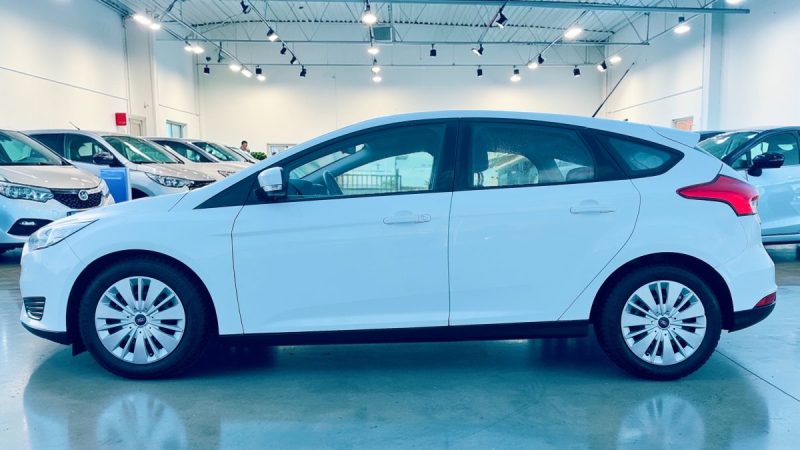 FORD FOCUS 100CV 1ER MAIN GARANTIE 6MOIS