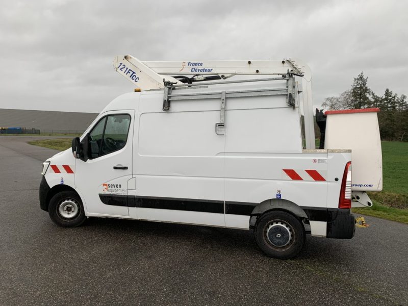 RENAULT MASTER 3  FOURGON NACELLE  2020
