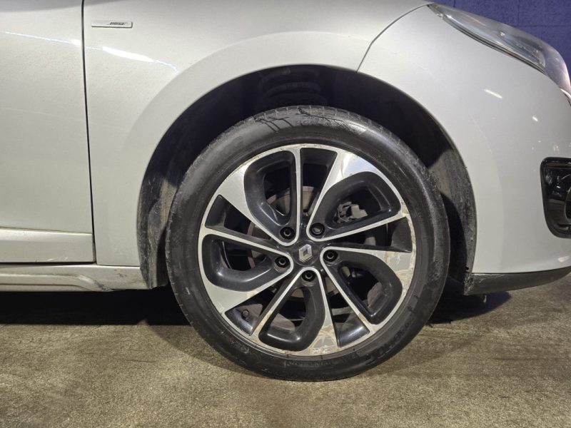 RENAULT MEGANE 3 1.2 TCE 130Cv BOSE - TOIT OUVRANT - BVA - CROCHET D'ATTELAGE - CT OK