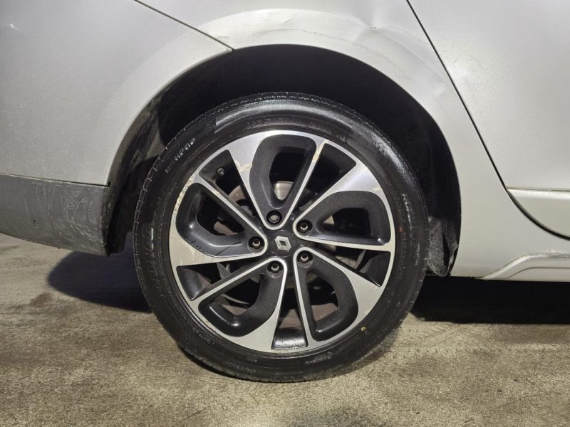 RENAULT MEGANE 3 1.2 TCE 130Cv BOSE - TOIT OUVRANT - BVA - CROCHET D'ATTELAGE - CT OK