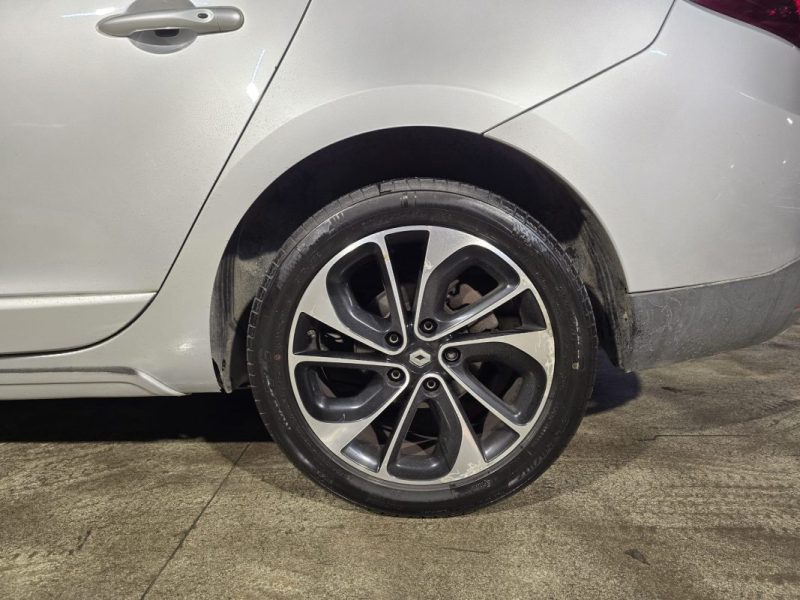 RENAULT MEGANE 3 1.2 TCE 130Cv BOSE - TOIT OUVRANT - BVA - CROCHET D'ATTELAGE - CT OK