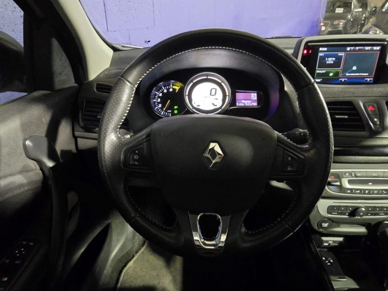 RENAULT MEGANE 3 1.2 TCE 130Cv BOSE - TOIT OUVRANT - BVA - CROCHET D'ATTELAGE - CT OK