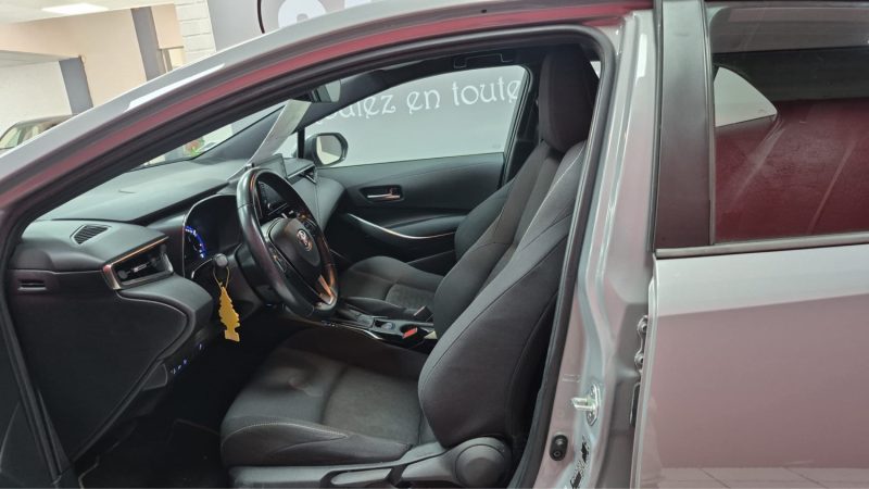 TOYOTA COROLLA BERLINE 122cv DYNAMIC BUSINESS/1 ERE MAIN/TVA RECUPERABLE