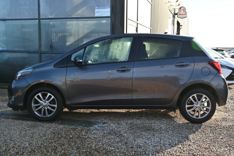 TOYOTA YARIS 100 VVT-I Dynamic 06/2016
