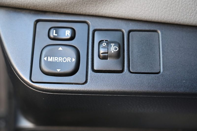 TOYOTA YARIS 100 VVT-I Dynamic 06/2016