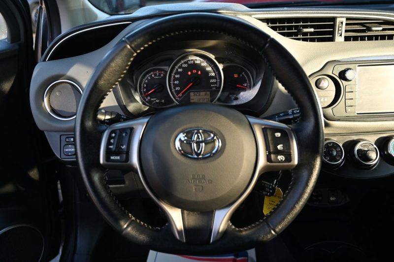 TOYOTA YARIS 100 VVT-I Dynamic 06/2016