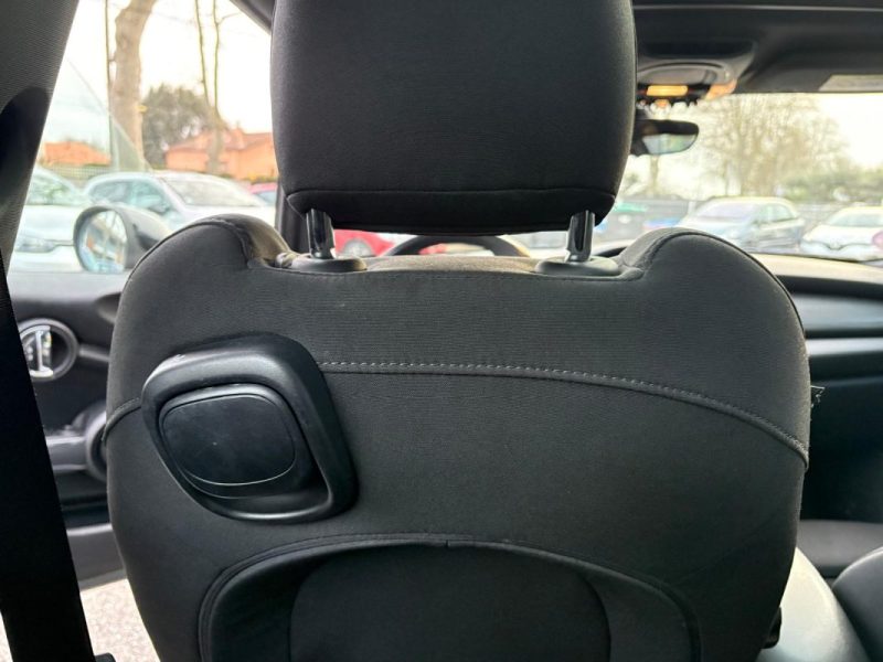 MINI MINI III COOPER 136CH PACK RED HOT CHILI BVA 2015