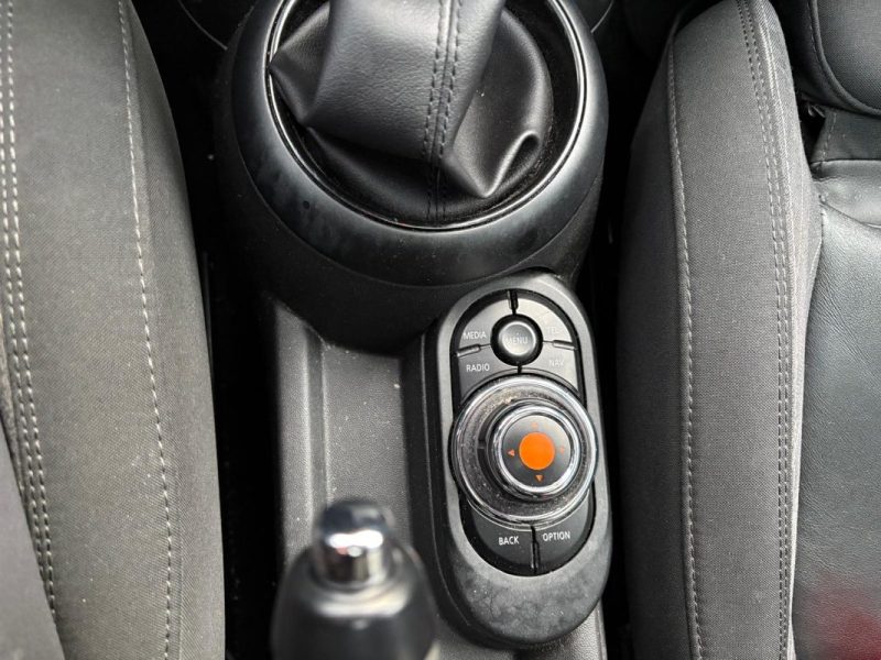 MINI MINI III COOPER 136CH PACK RED HOT CHILI BVA 2015