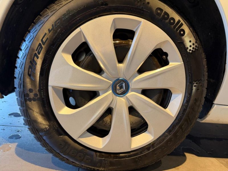 RENAULT  ZOE  LIFE R110 40 KWH ACHAT INTÉGRAL / ENTRETIEN RENAULT  2020