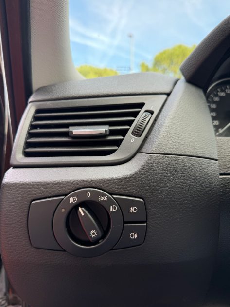 BMW X1 18I SDRIVE 150 BA - ATTELAGE AMOVIBLE - TOIT OUVRANT 