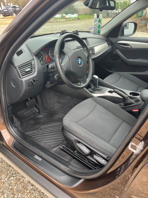 BMW X1 18I SDRIVE 150 BA - ATTELAGE AMOVIBLE - TOIT OUVRANT 
