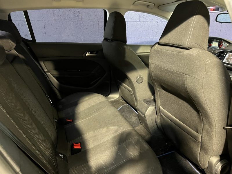 PEUGEOT 308 II 1.2  130CH ALLURE 5P - BVM 6 - GPS - SUIVI FACTURES - 113150 KM