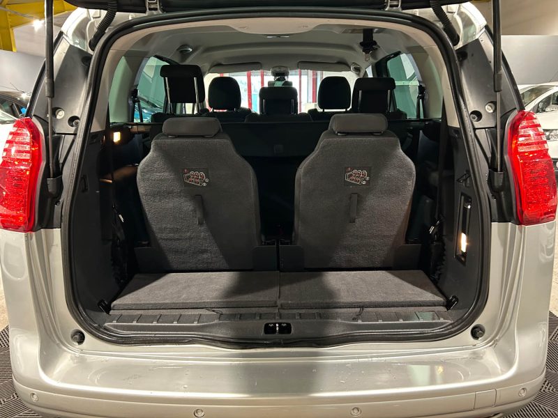 PEUGEOT 5008 1.6 HDI 110CH 