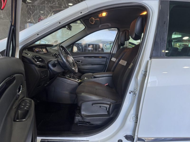 RENAULT SCENICIII 1.5 DCI 110CH BOSE EDC 7 PLACES 2013