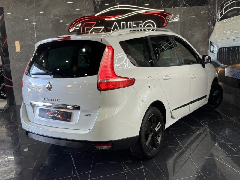 RENAULT SCENICIII 1.5 DCI 110CH BOSE EDC 7 PLACES 2013
