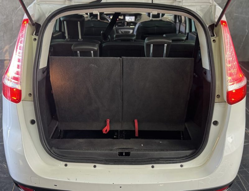 RENAULT SCENICIII 1.5 DCI 110CH BOSE EDC 7 PLACES 2013