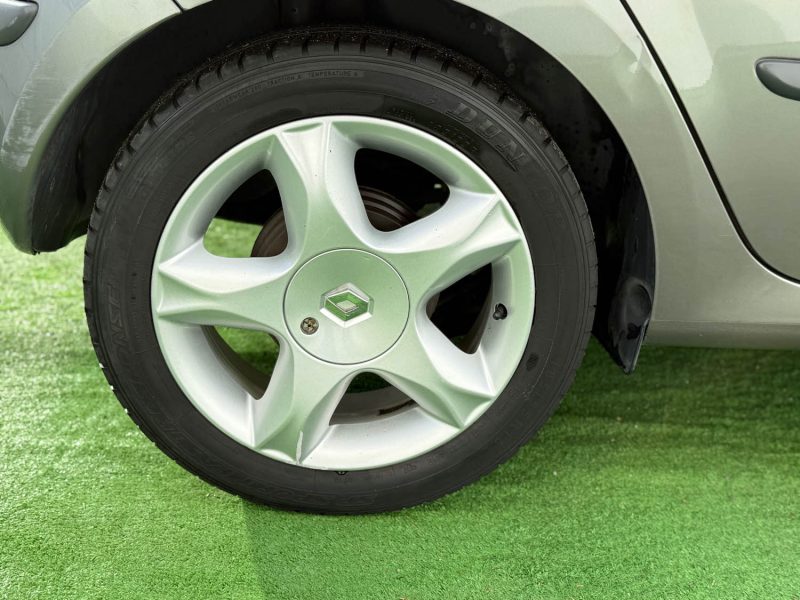 RENAULT MODUS 1.4 16V 98 CH PACK ALYUM /ATTELAGE/2EME MAIN/GARANTIE 12 MOIS  