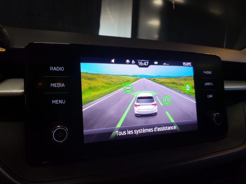 SKODA FABIA IV 1.0 TSi 95cv Turbo AMBITION CARPLAY / CAMERA DE RECUL