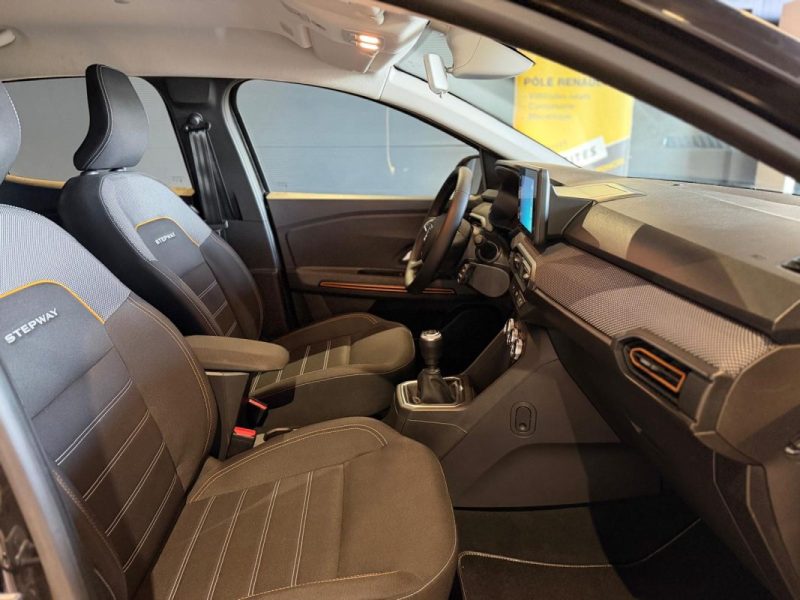 DACIA SANDERO STEPWAY TCE 100 ECO-G / CARTE MAIN LIBRE / ATTELAGE / CLIM AUTO / ENTRETIEN RENAULT  2022
