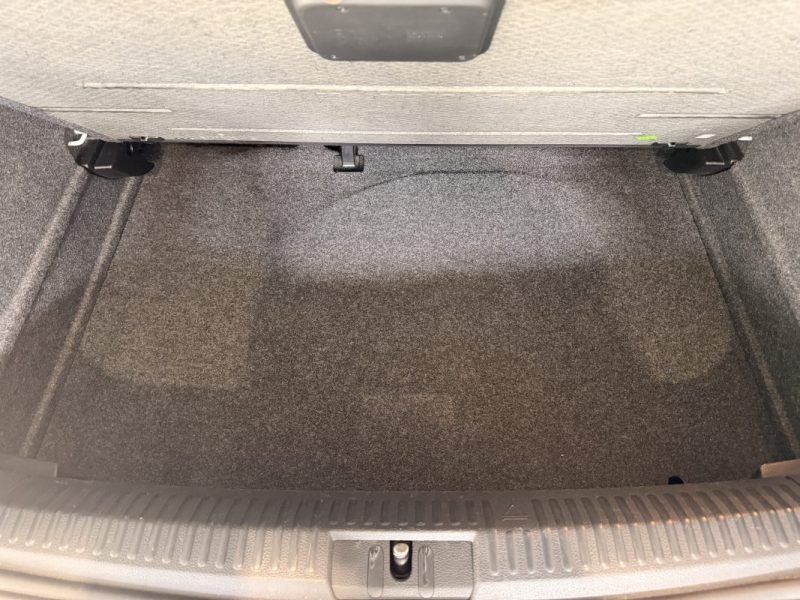 VOLKSWAGEN POLO - LIFE - 1.2i L - 60 ch - 2 EME MAIN - BVM - 2013 -