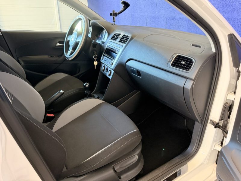 VOLKSWAGEN POLO - LIFE - 1.2i L - 60 ch - 2 EME MAIN - BVM - 2013 -