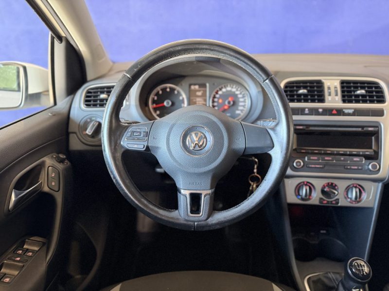 VOLKSWAGEN POLO - LIFE - 1.2i L - 60 ch - 2 EME MAIN - BVM - 2013 -