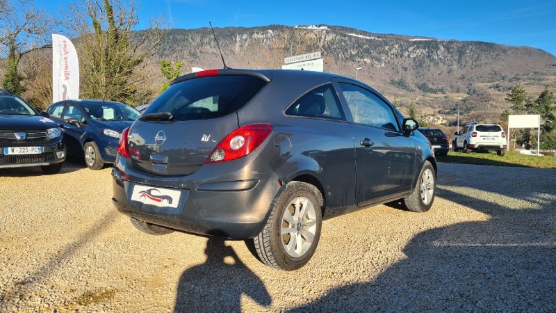 OPEL CORSA - 1.4 Twinport 100CH essence