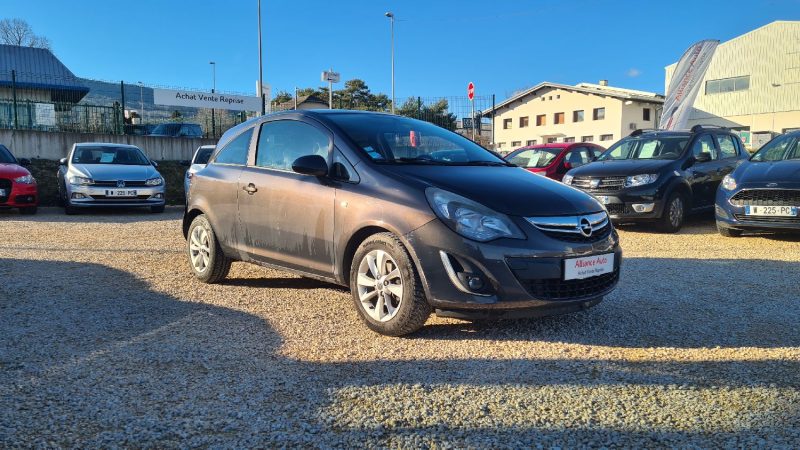 OPEL CORSA - 1.4 Twinport 100CH essence