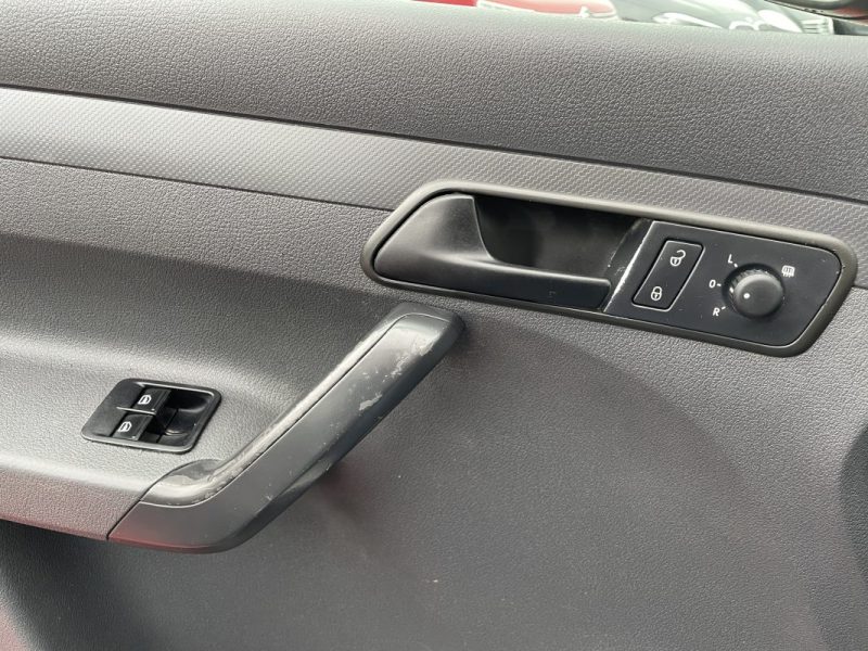 VOLKSWAGEN CADDY 1.6 TDI 75CV   LIFE  5 PLACES   GARANTIE 3/12 MOIS 2011