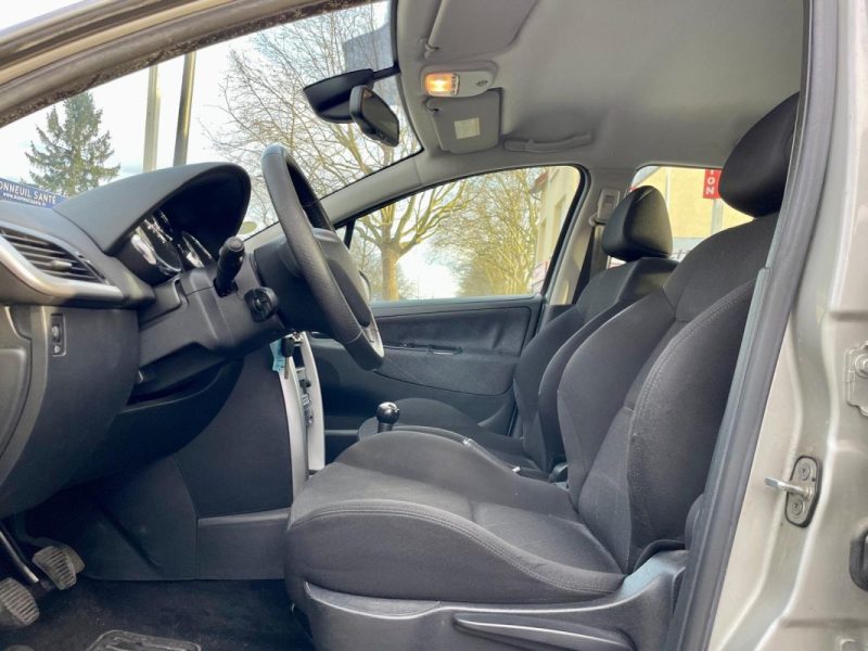 PEUGEOT 207 1.4 VTI 95 PREMIUM PACK 